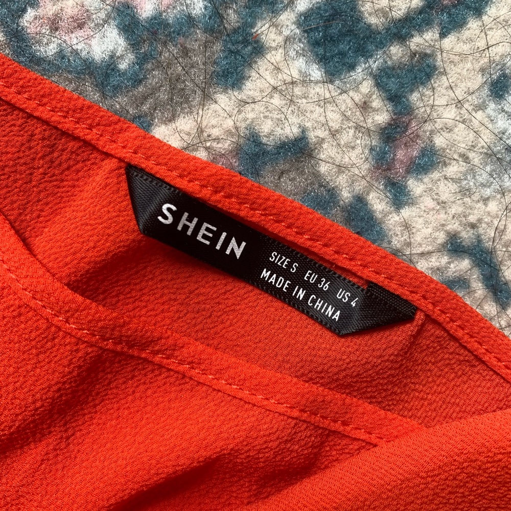 Chic top - Picture 2 of 2